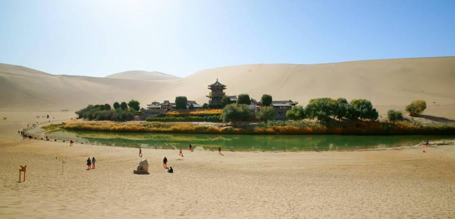 中国又一逆天大作！荒芜沙漠变绿洲，覆盖面积大到不敢相信