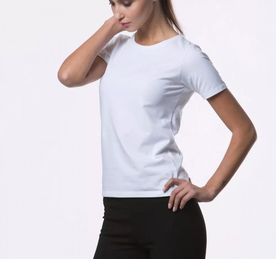简单到极致的魔力!穿上就脱不下来的白T恤。