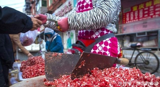 猪价已破十元大关，养猪户：价格再高也没用，猪场却一头猪也没有