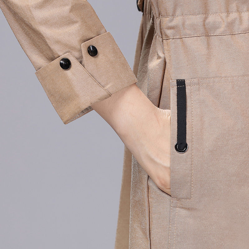 谁说秋装外套不时髦了?瞧瞧下面这些中老年风衣，洋气又减龄显瘦