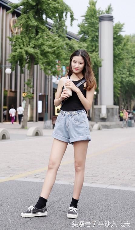 杭州街拍：俏皮可爱的美女给城市带来了活力！