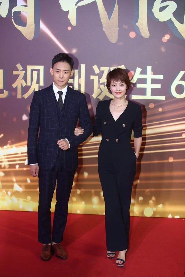 马伊琍现身电视剧60周年庆典，黑色连体裤秒杀当场所有小花旦！