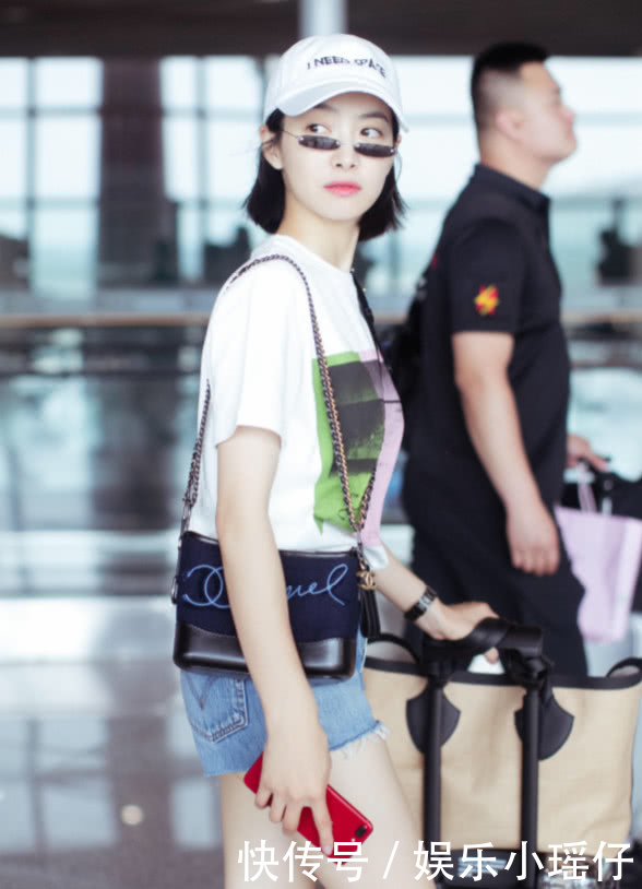 宋茜的腿太好看了吧，一点也不像练舞之人的腿，穿上超短裤美上天