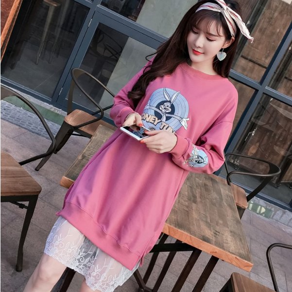 女人不能亏待自己，这洋气的卫衣裙，一件才一百多，超仙