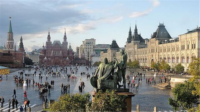 泰国和韩国都不去了，中国游客又扑向了这里，当地人：送钱来了