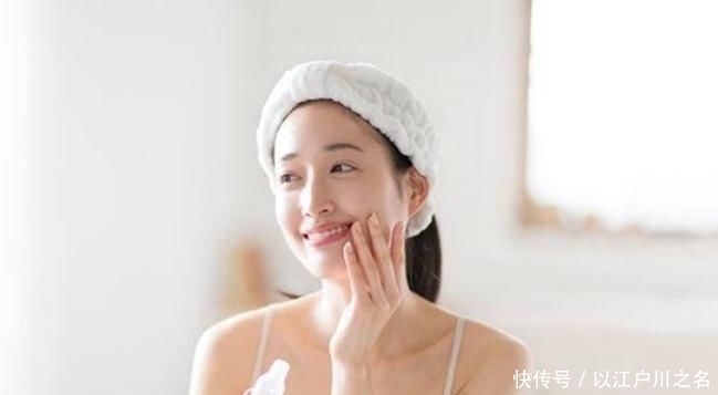  『气质』女生想要养出“干净脸”，建议晚上睡前做3件事，素颜也有气质！
