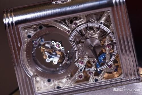  [杂功能三面]一枚机芯控制三个表盘？积家这块Reverso把我看呆了