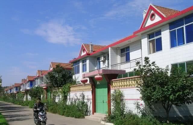 在农村近年不少人房子建好了，为何却迟迟不装修？听听老农怎么说