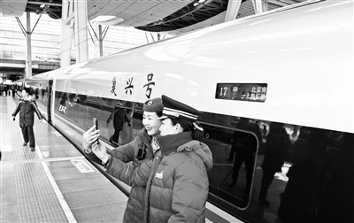 17辆超长版“复兴号”昨京沪高铁线首秀