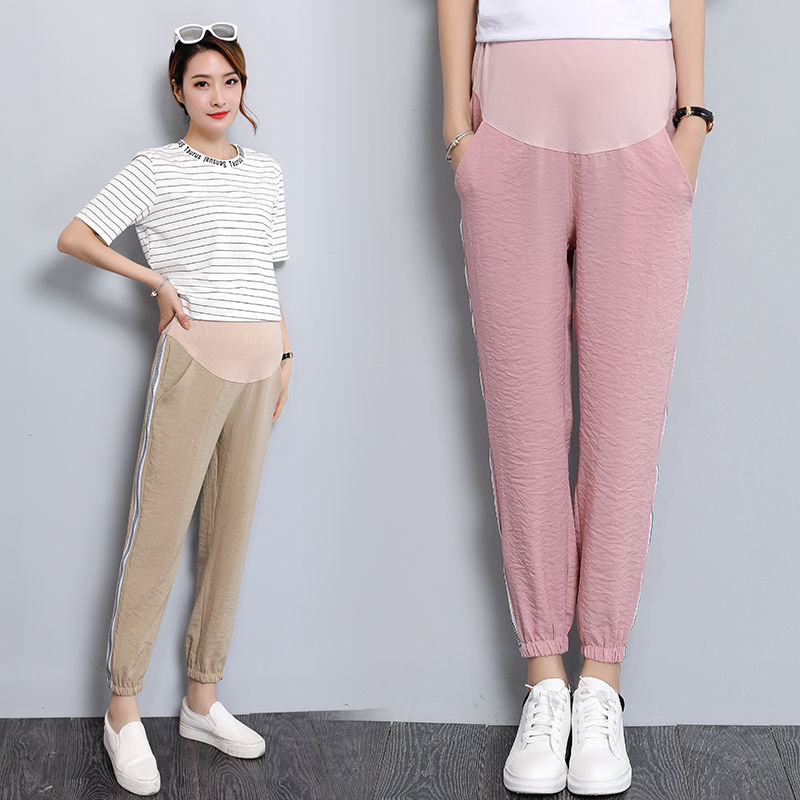 母爱真伟大，出门哺乳不尴尬，学学下面辣妈这样穿，洋气不走光