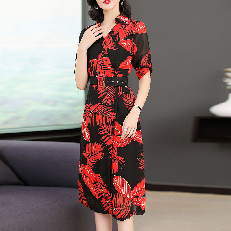 迷人身材穿出来，雪纺连衣裙，独特的风情，丰满女人穿上超亮眼