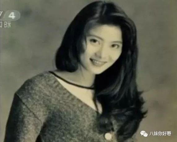 男友当街蹭臀还发不雅视频威胁、睡完闺蜜又偷钱,女神的烂桃花还