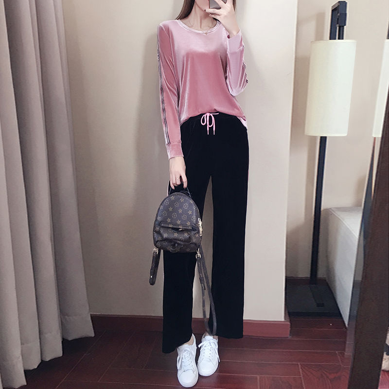 还在烦恼怎么搭配吗?休闲百搭的套装来一款，出门轻松又美丽