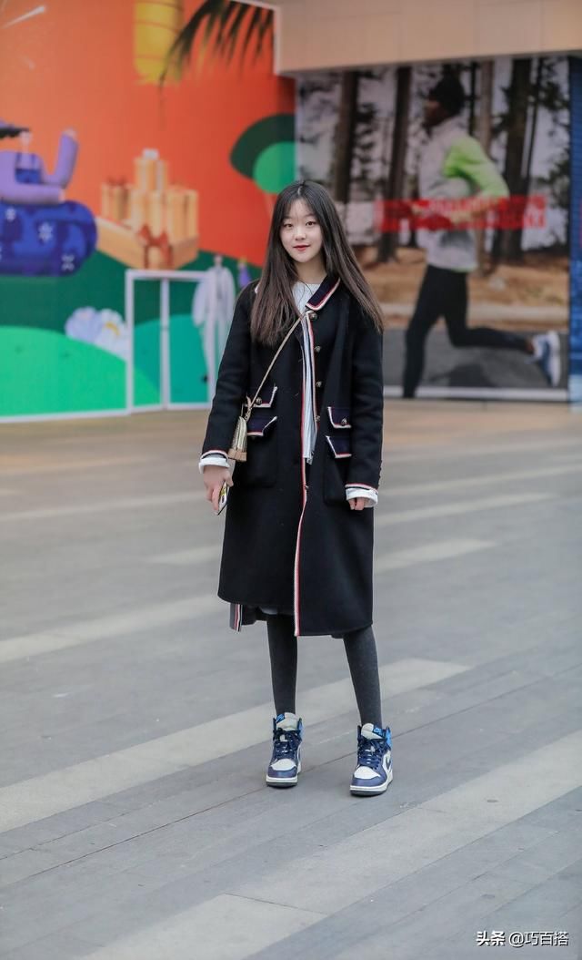  #小姐姐#省时又省钱的穿搭来喽!一条小黑裤穿出N种风格，拯救不会搭配的你