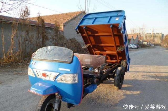 专家建议禁止农用车上路，原因是安全没保证，农民反问让专家沉默