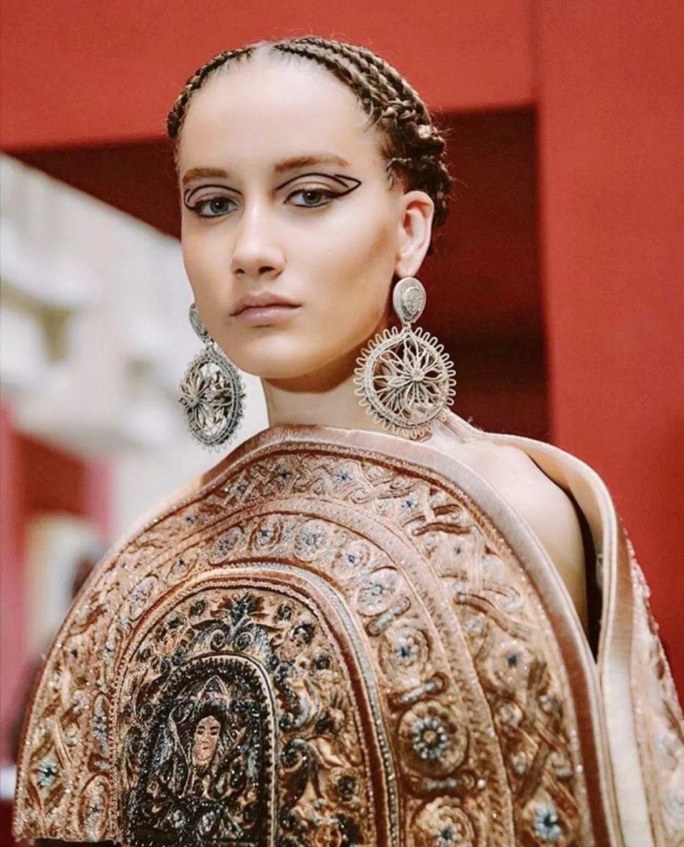 2018秋冬高定时装周?No!这其实是一场妆容比拼!