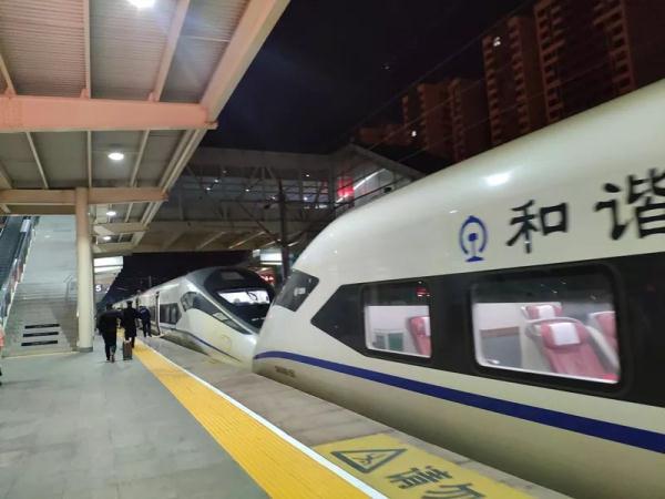 成都直达厦门动车明日首发！全程近14小时，二等座票1038元