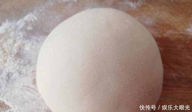 『柔软』立春时节,全网都在做春饼,我教婆婆一次就做成功了,柔软又筋道