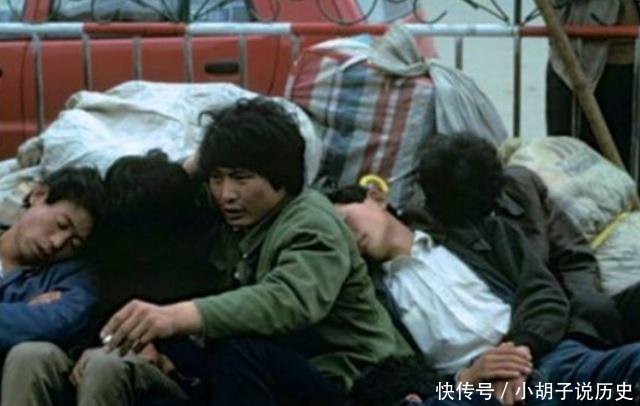 老照片1992年深圳南下的外来打工妹，看到了当年自己的样子