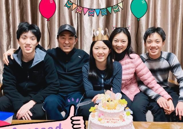 「丈夫」张艺谋70岁生辰没法与亲人过, 老婆陈婷放大招给丈夫庆生被赞认真