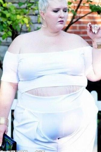 女子体重接近300斤，却意外成为新晋网红，原因竟是因为衣服！