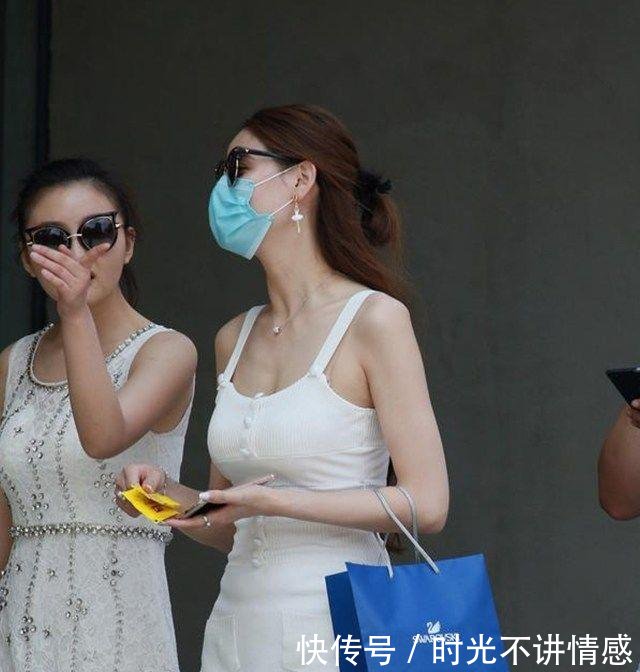 发现戴着口罩的美女身材都超级好!