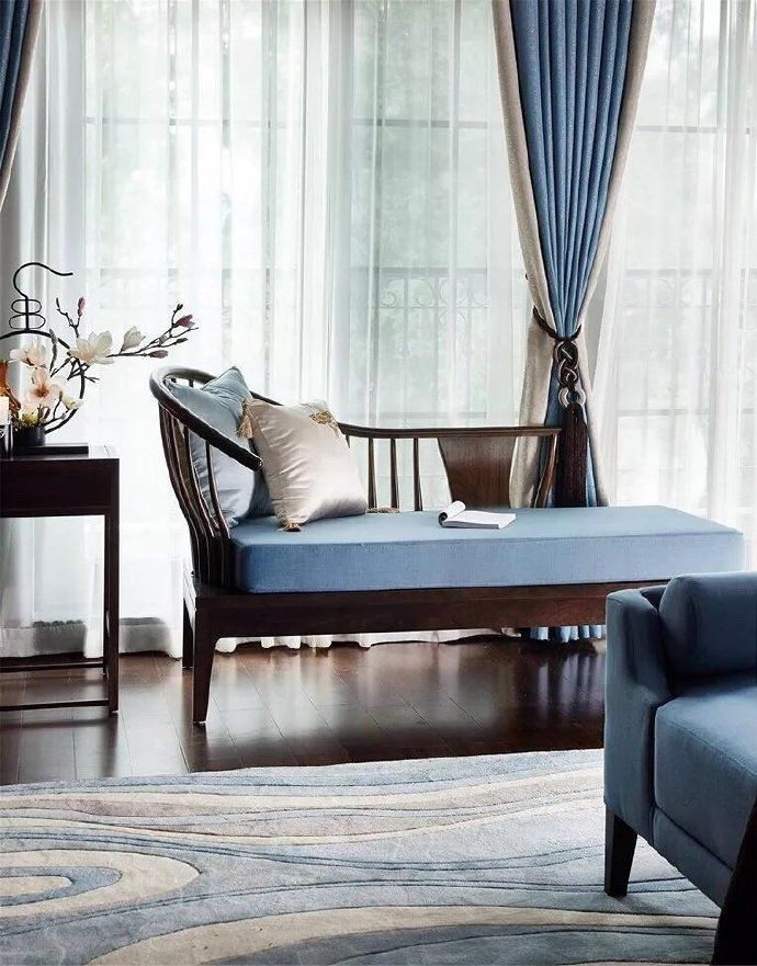 「明快」宁静的褐灰、儒雅的卡其、明快的皇室蓝和内敛的豆沙绿,共同诠释...