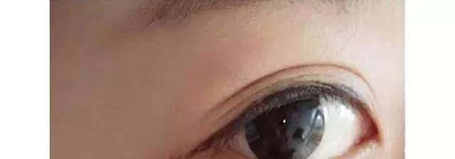 妹子因化妆术走红网络,没想到卸妆后更为惊艳,网友跪求娶回家!