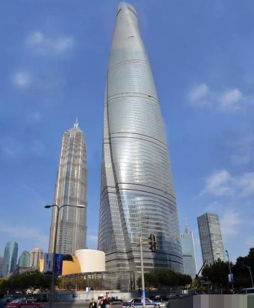  中国：中国第一高楼耗资150亿！为啥寿命仅50年？遇大风摆动幅度