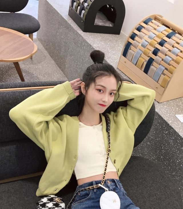 「面搭配高腰牛仔」衣服买得越来越少,但穿得越来越时髦好看的秘诀,仙女们快来mark...