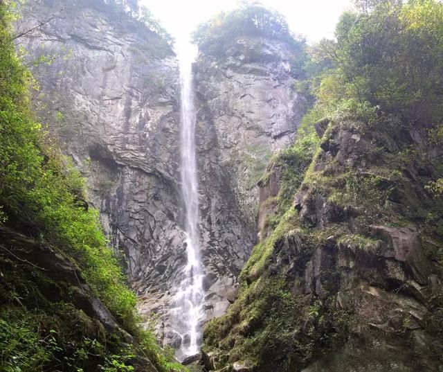 皖西自驾游首选！号称中国版“东非大裂谷”，罕见的山裂奇观！