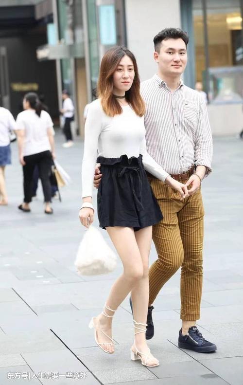 街拍路人，夏天学会这些时尚搭配，让你走到哪都是万人迷
