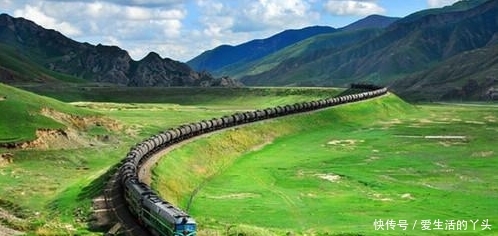 青藏铁路仅有一条轨道，两辆火车碰面该怎么办？答案很机智