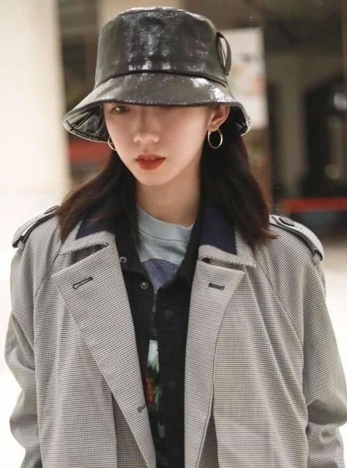  「帽子的搭配」帽子的五种搭配术，每一款都是服装搭配的点睛之笔，这样戴准没错