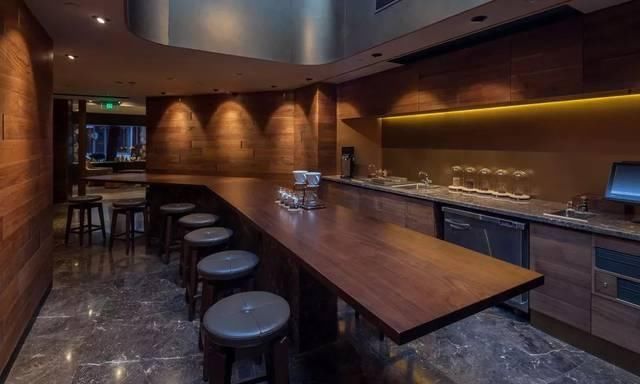 星巴克爆改百年老建筑,将闲置“废楼”改出王炸!网友:别卖咖啡