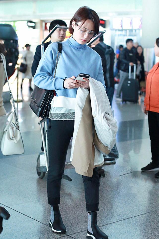 42岁的蒋勤勤气质依旧停留在知画时期，穿上红裙比当年还美艳！