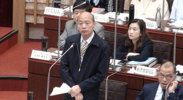 『绿营人士』政绩救不了韩国瑜?民进党启动"割喉战"!高雄终于也坐不住了