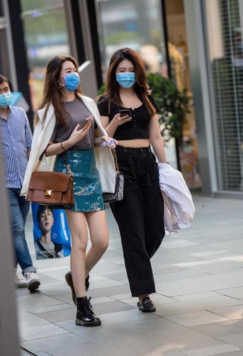  [穿搭方式]最潮范儿美搭，别再往下翻了，显腿长的穿搭都在这了，快来挑一款带走吧