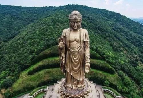 为什么寺院禁止对着佛像拍照？是迷信吗？网友：看完后不敢再拍了