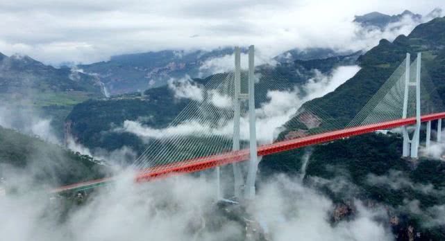 中国10大超级工程，港珠澳大桥上榜，第一名始建于百年前