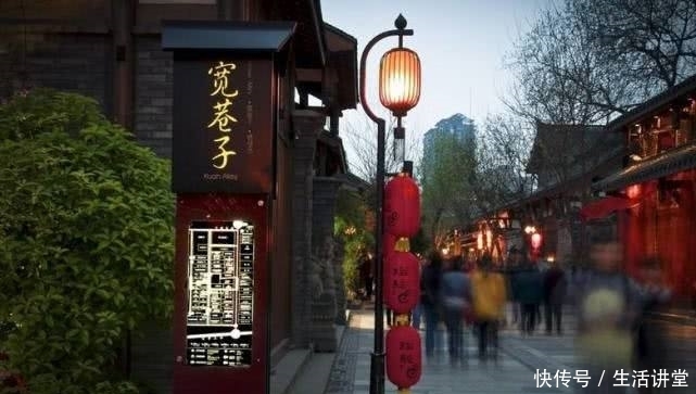 成都深受游客喜爱的步行街,节假日人山人海,但当地人却不喜欢去