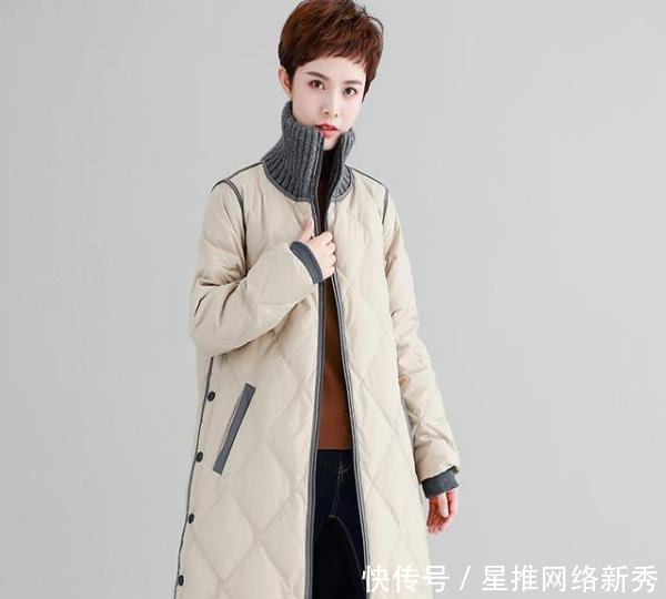 『舒适』羽绒服不要配打底裤, 瞧下面这样穿, 走到哪都美成焦点