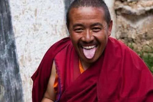 去西藏旅游，当地人对你吐舌头，你知道这是什么意思吗？