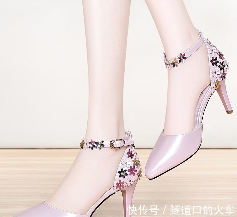 女人如果经济条件允许，建议穿这几款高跟鞋，显高不止十公分！