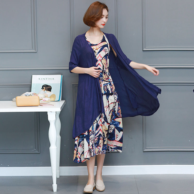 早秋还是有点热，体胖多汗的妈妈就喜欢穿棉麻装，清凉透气还时尚