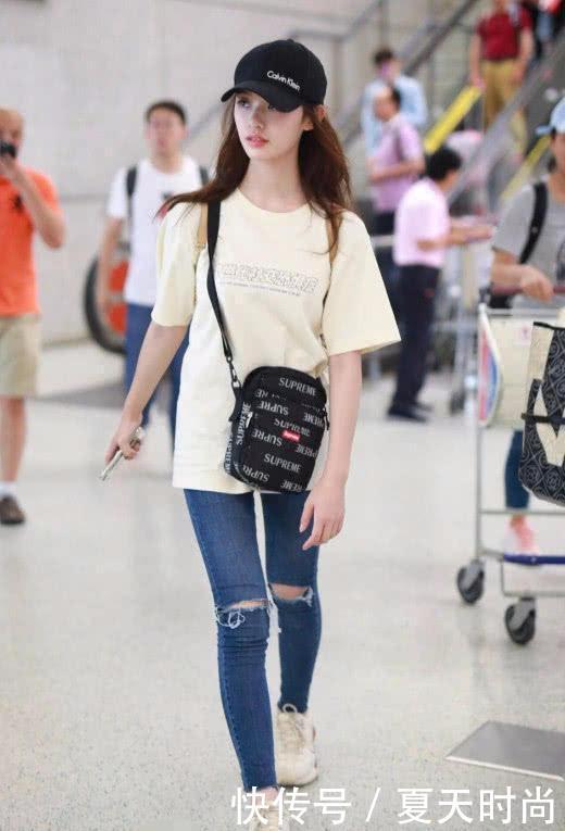 林允真厉害，在裤子上划了两道口子，瞬间腿长一米八也是绝了！