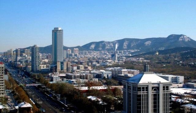 山东城市新格局：济南和莱芜合并后实力大增，几年后能追上青岛？