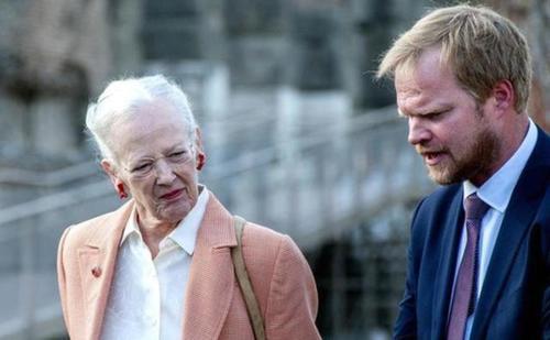 盘点各国王妃珠宝首饰，丹麦和英国女王出门最奢侈，唯有她最朴素