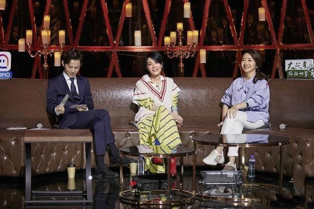 王菲褪去女王光环,网友:我不相信你49岁!