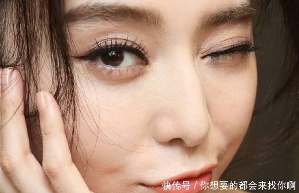  『看起来』女人别犯傻，光脸蛋显嫩没用，这“3个地方”不注意，照样显老！
